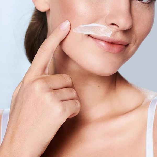 Avon Крем-депілятор для обличчя &laquo;М&rsquo;якість і гладкість&raquo; з алое вера та олією жожоба, 15 мл Оновлений дизайн 42672 фото